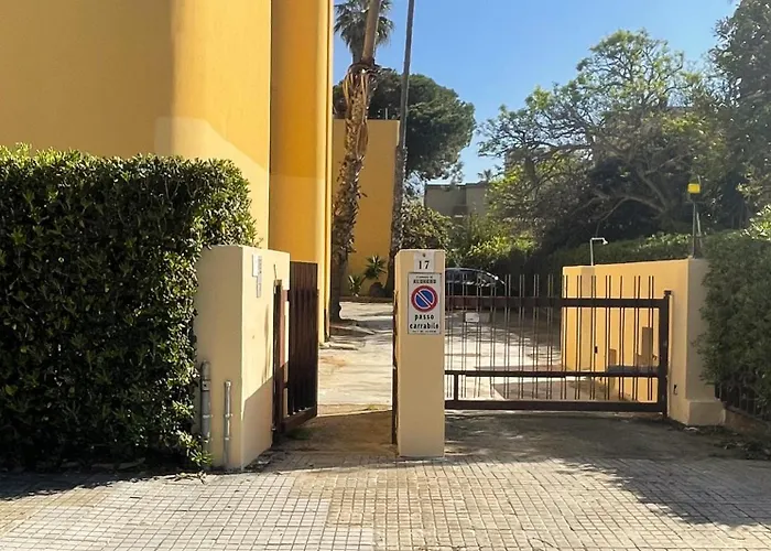 Rossella Free Parking * ألغيرو